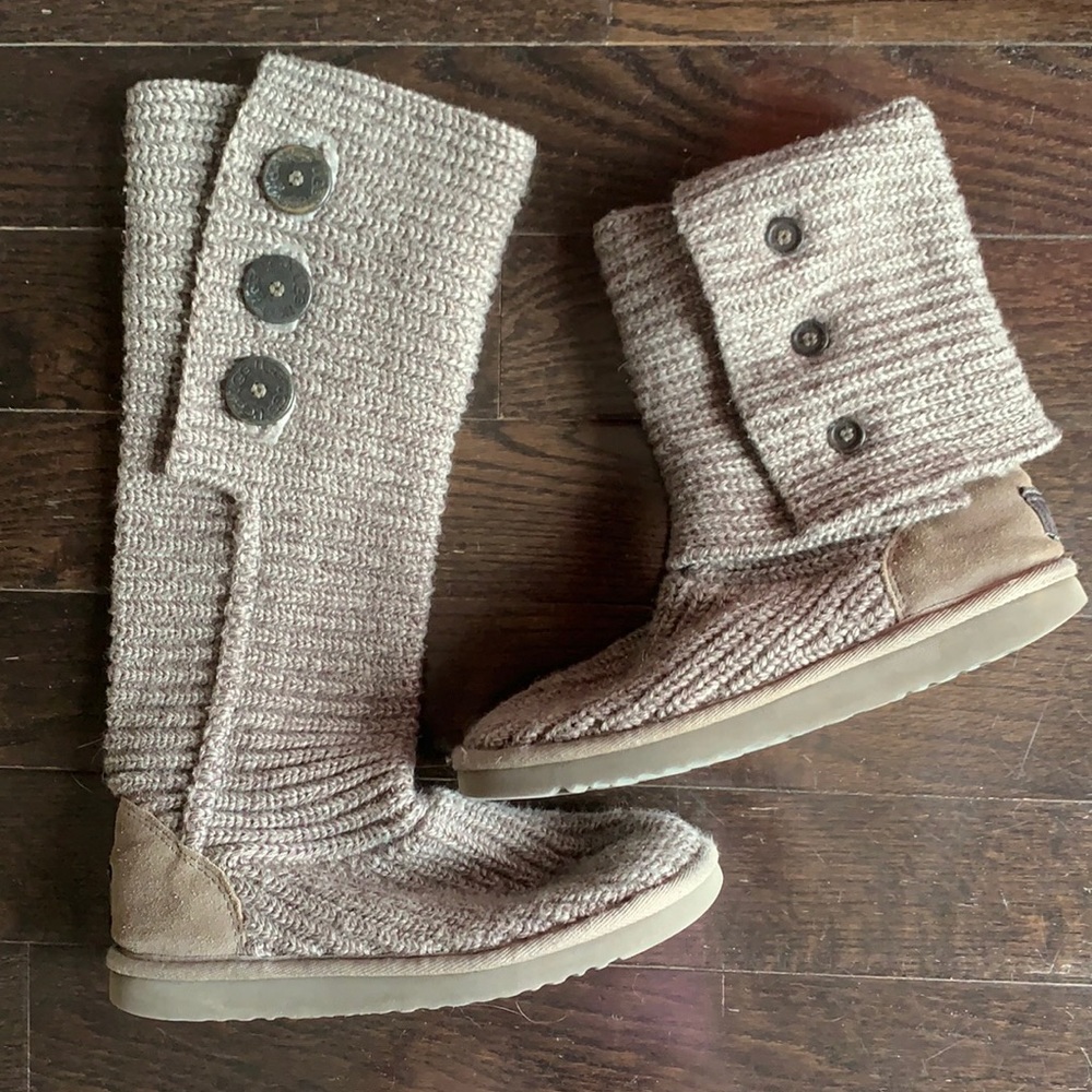 Grey UGG Classic Cardy Boots S/N 5819 size 7